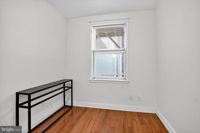 Building Photo - 1304 S Fairhill St