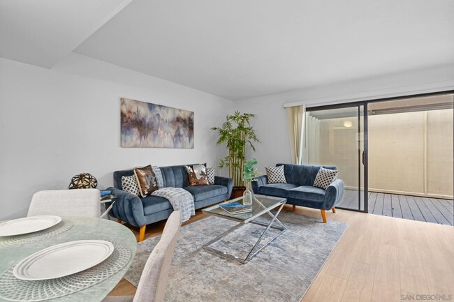 Building Photo - Upgraded 1 Bedroom, 1 Bath Townhome in Pri...