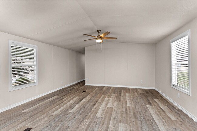 Building Photo - 84 Ridgeway Dr