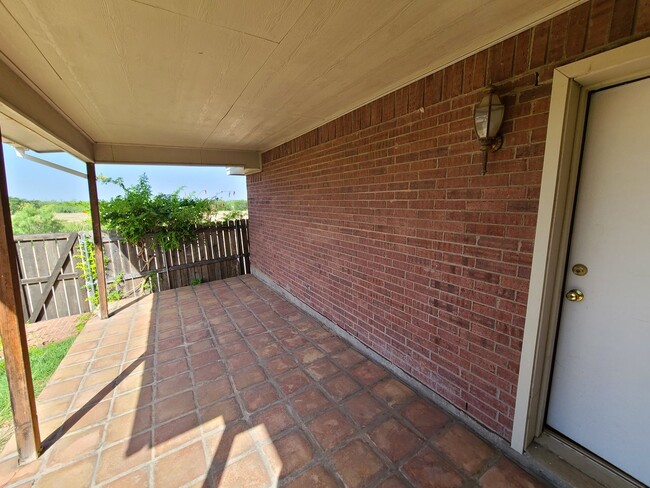 Building Photo - NOW AVAILABLE - Beautiful Patio Home in So...