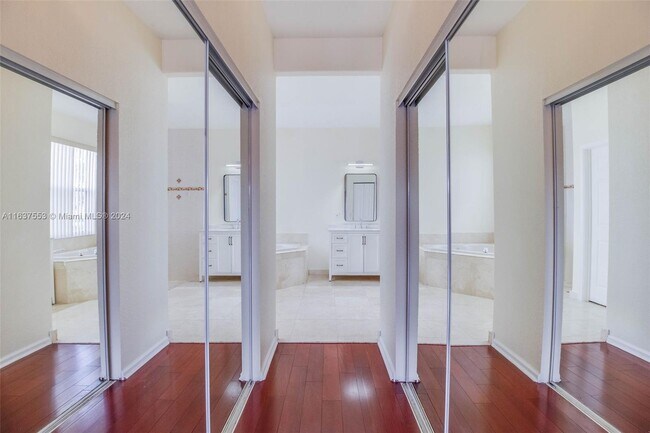 Building Photo - 2231 SW 164th Ave