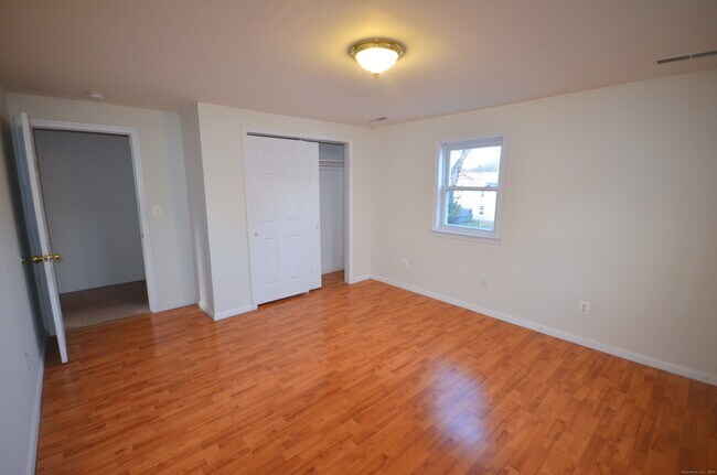 Building Photo - 258 Rakoczy Ave