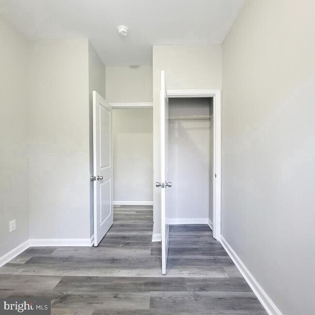 Building Photo - 1622 Blavis St