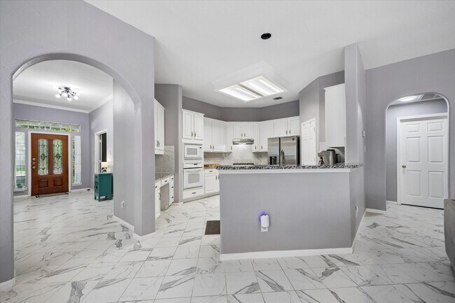 Building Photo - 5918 Amherst Ct