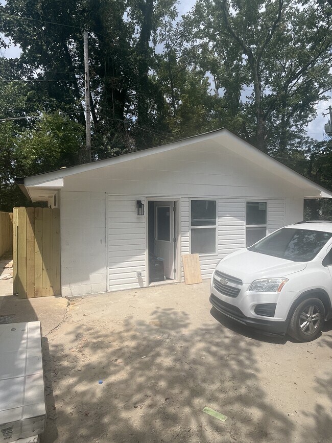 Primary Photo - 3501 Wilcox Blvd