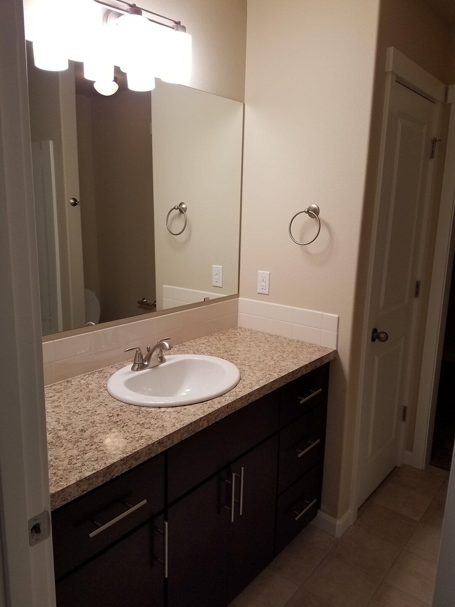 Building Photo - 1550 Craig Rd SE