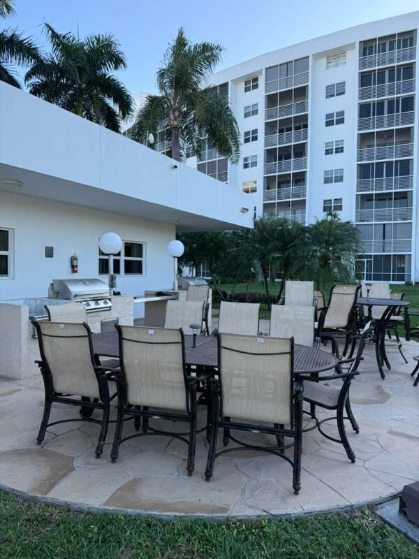 Building Photo - 2731 NE 14th Street Causeway