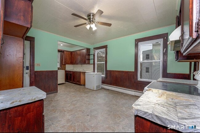 Building Photo - 146 Charles St