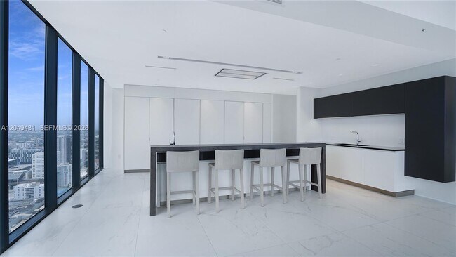 Building Photo - 1000 Biscayne Blvd