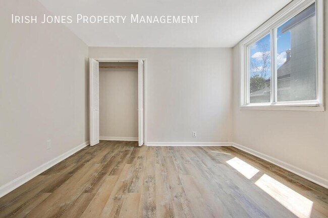 Building Photo - 313 Fenton St