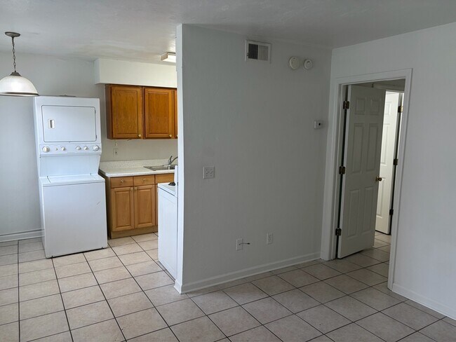 Building Photo - 207 Lovelace Dr