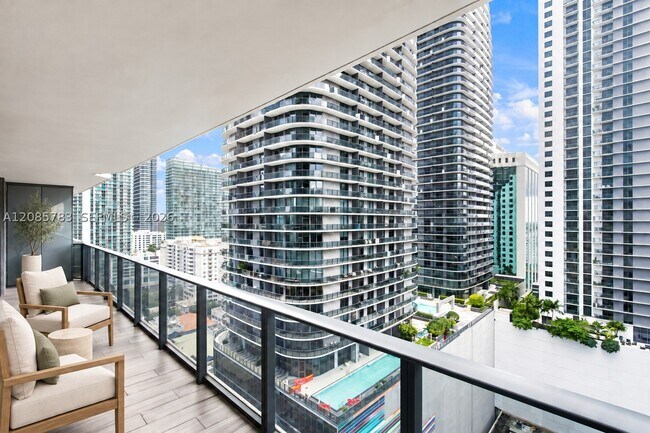 Building Photo - 801 S Miami Ave