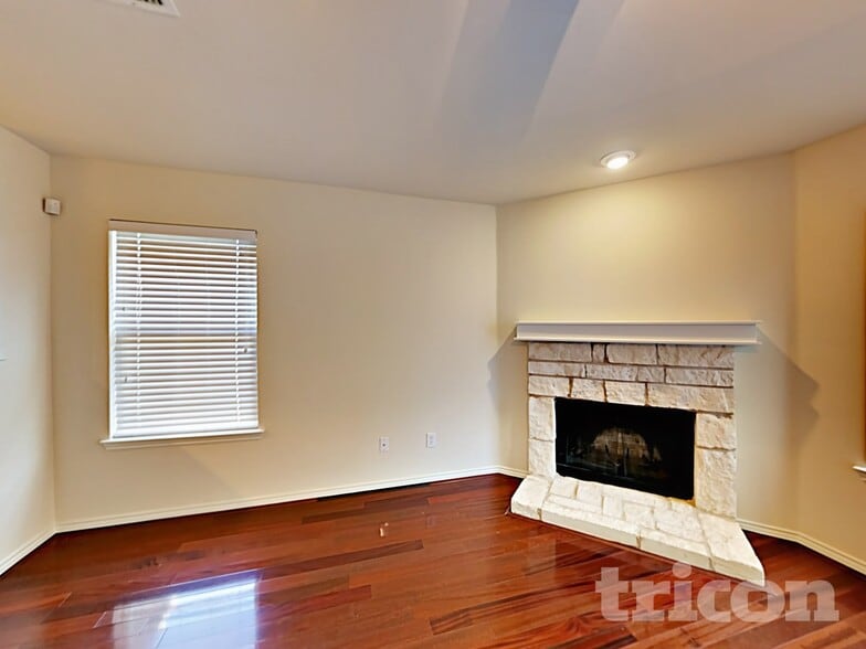 Building Photo - 16824 Pinery Way