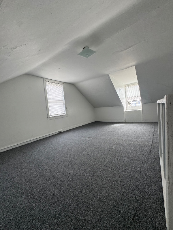 Building Photo - 106 E Pine St