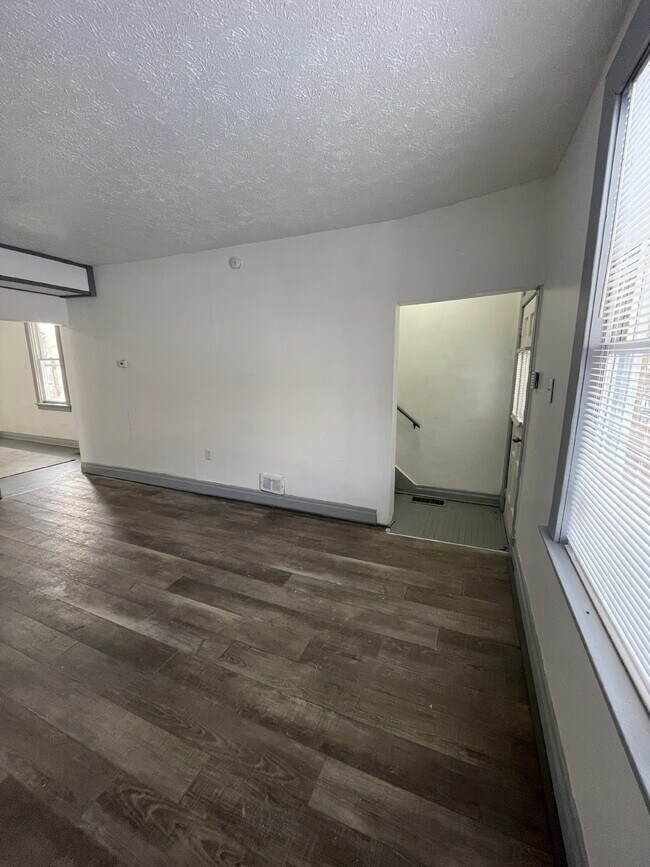 Building Photo - 618 Penn Ave