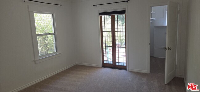 Building Photo - 1204 Hilldale Ave