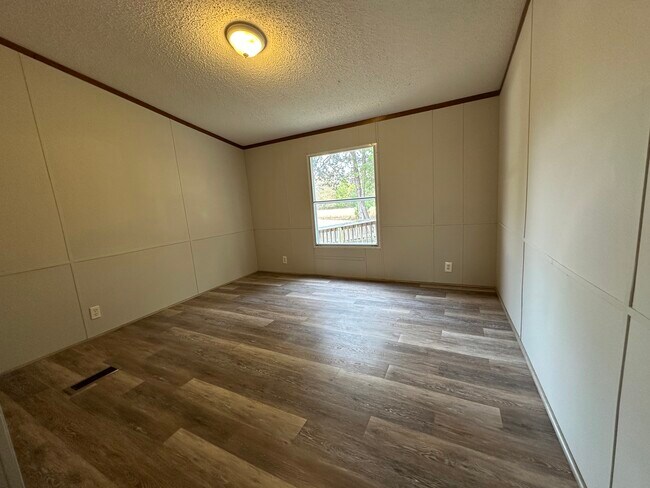 Building Photo - 252 Cobb Rd