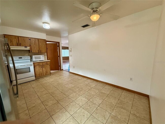 Building Photo - 7523 Blossom Ave