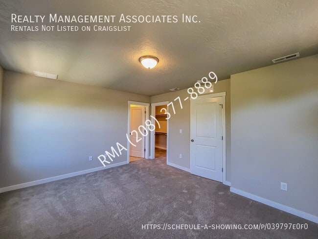 Building Photo - 3104 N Network Ln