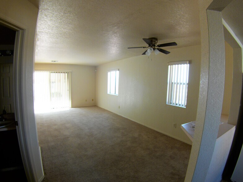 Living Room - 3400 Sunriver Rd