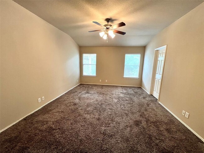 Building Photo - 301 Riverine Way