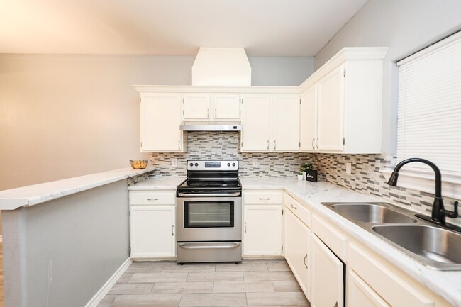 Building Photo - 205 W San Carlos St