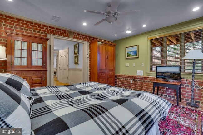 Building Photo - 13237 Creagerstown Rd