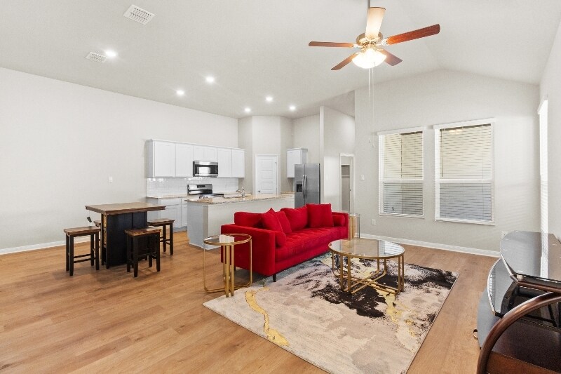 Building Photo - 218 Nespral Dr