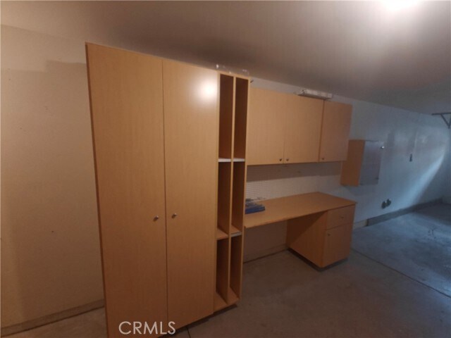 Building Photo - 1095 S San Marino Way