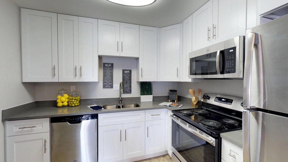 Kitchen - Westshore Palms at Kennedy