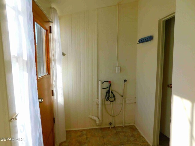 Building Photo - 1024 Upson Dr