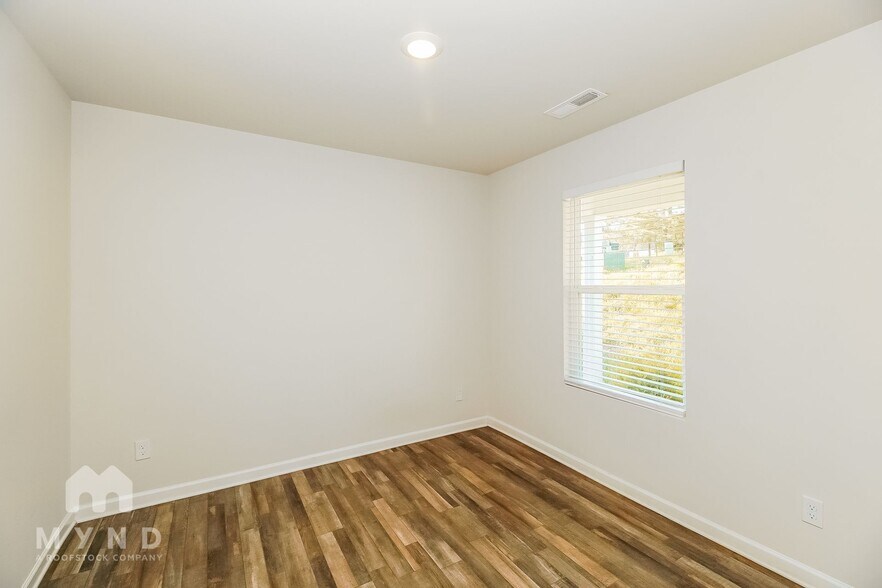 Building Photo - 515 Aberdeen St NW