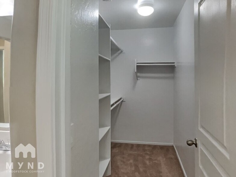 Building Photo - 451 S Hawes Rd