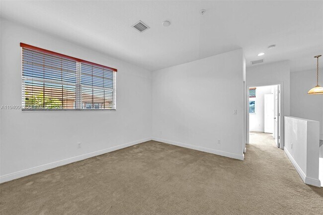 Building Photo - 908 SW 147th Ave