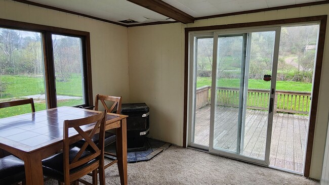 Building Photo - Four Bedroom Single Family home in Derreck...