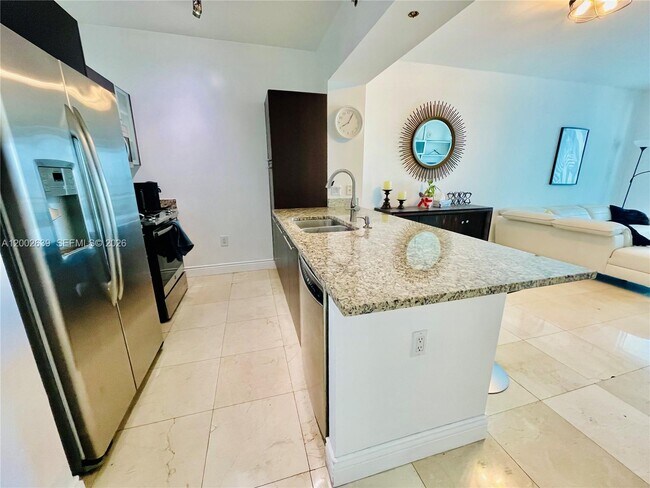 Building Photo - 950 Brickell Bay Dr