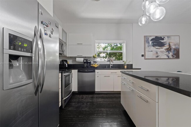 Building Photo - 2280 SW 16th Ct