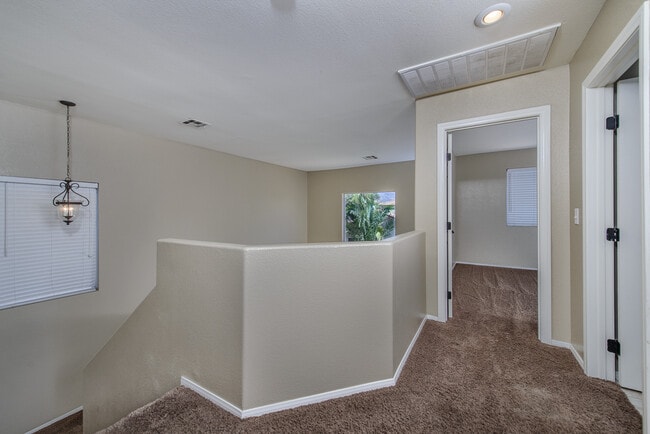 Building Photo - Stunning Gated Community in Summerlin!