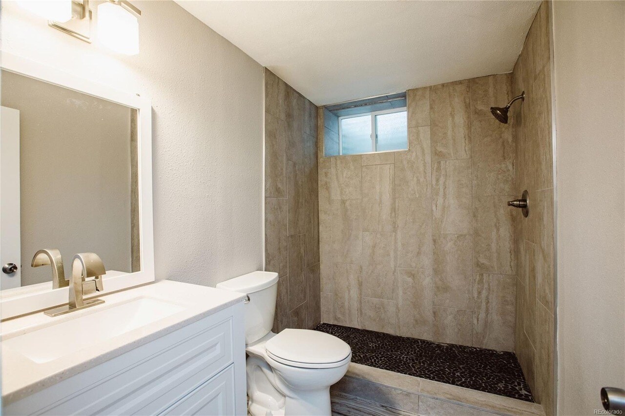 Bathroom - 165 W Midway Blvd