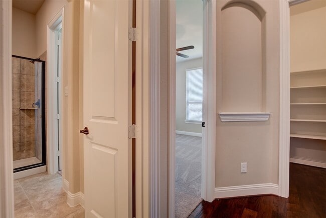 Building Photo - 9006 Forest Park Ct