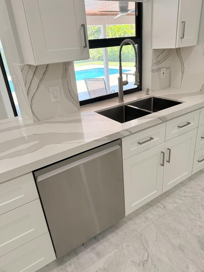 Building Photo - 4760 NW 5th Ln