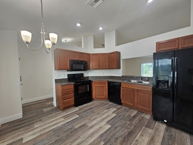 Building Photo - 308 Highland Meadows Dr