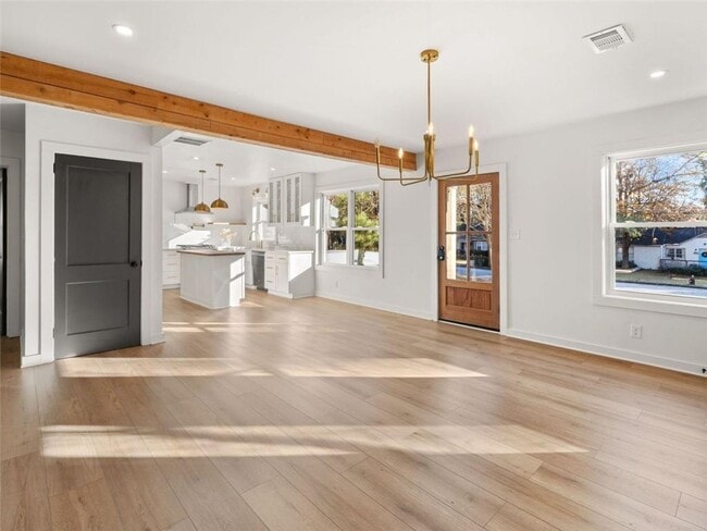 Building Photo - 3452 Beech Dr