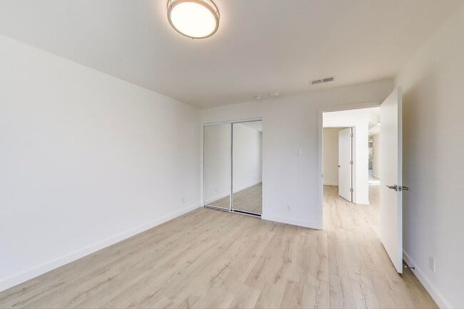 Building Photo - 2137 Lombard St