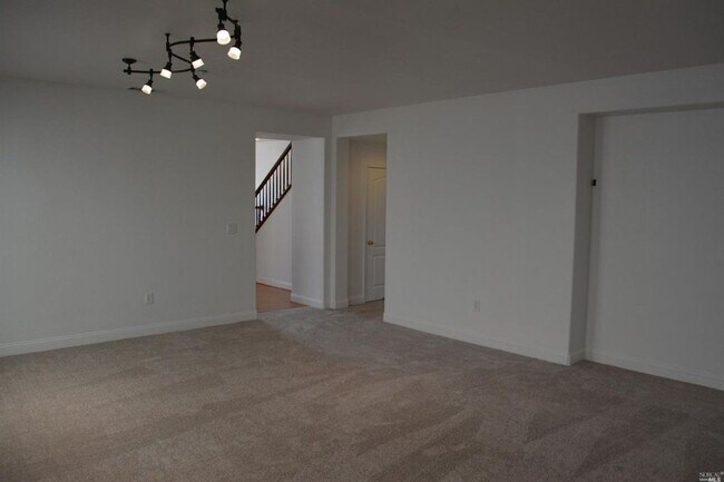 Building Photo - Spacious 4/3 located by American Canyon High available for rent!