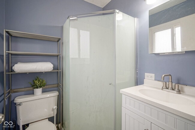 Building Photo - 1005 Chevy Chase Ln