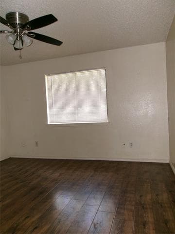 Building Photo - 510 Victoria Dr