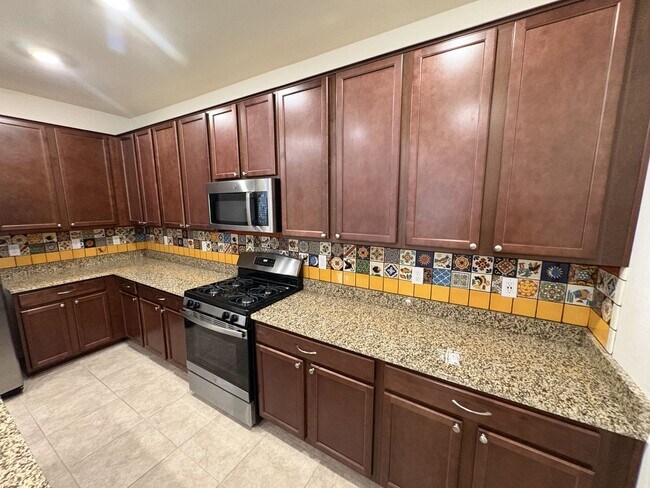 Building Photo - Four bedroom beauty in Star Valley