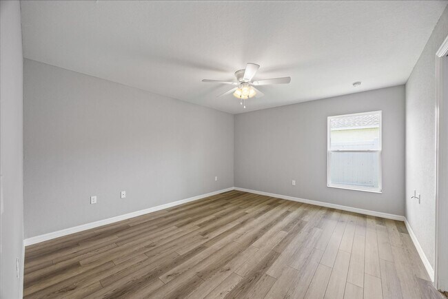 Building Photo - 5887 SW 154th Lane Rd
