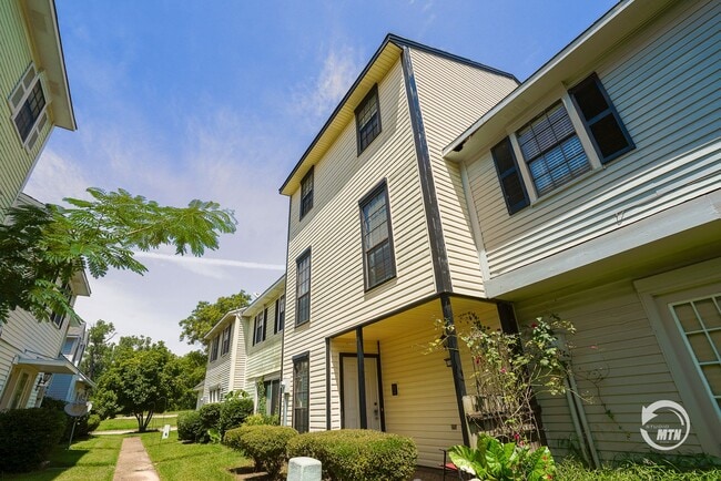 Building Photo - 1401 Oden St